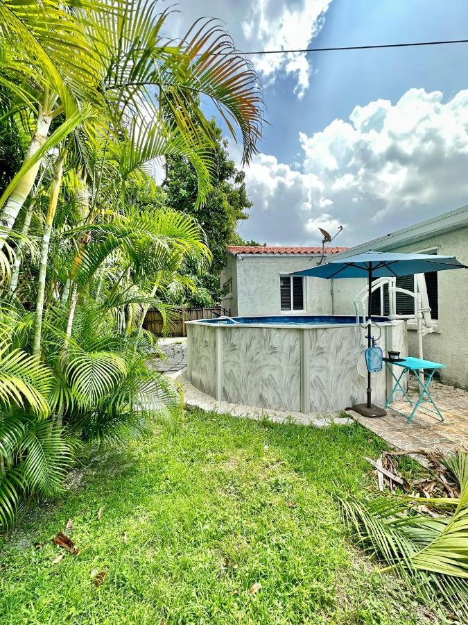 Discover Serenity In This Tranquil Miami Home Exterior photo